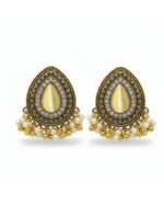 Leaf design pearl earing