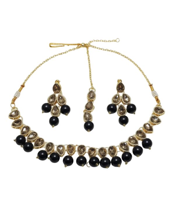 Tear drop pearl necklace