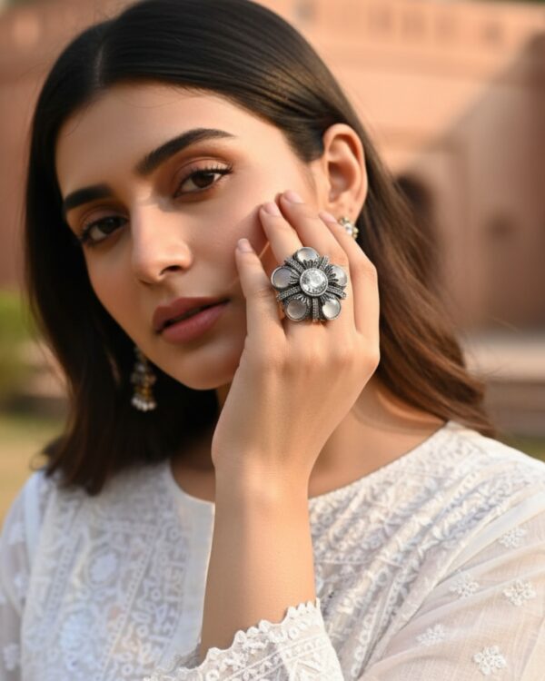 Bold firework ring with radiant stone burst design for a glamorous look